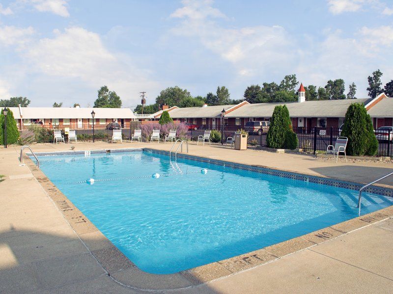 Days Inn By Wyndham Wauseon Экстерьер фото