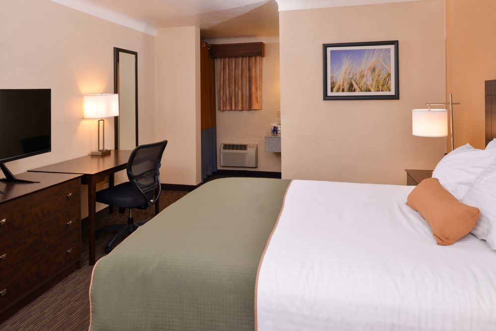 Days Inn By Wyndham Wauseon Экстерьер фото